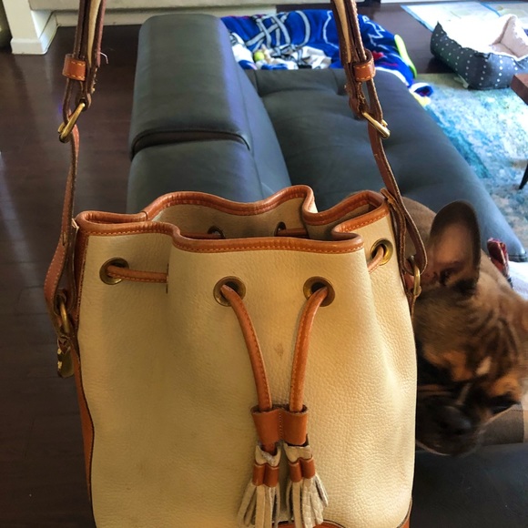 Authentic Dooney & Bourke bag. - Picture 5 of 7